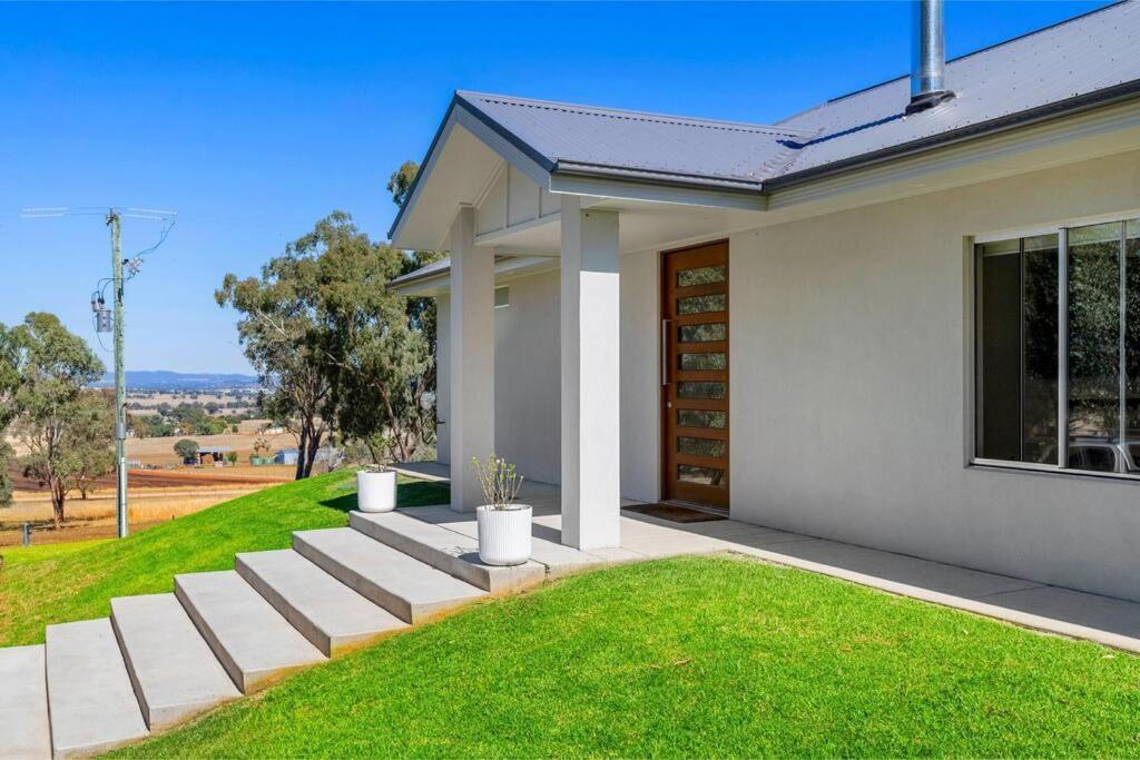 Villa Nunkeri- A Country Oasis Overlooking Wagga Wagga Extérieur photo