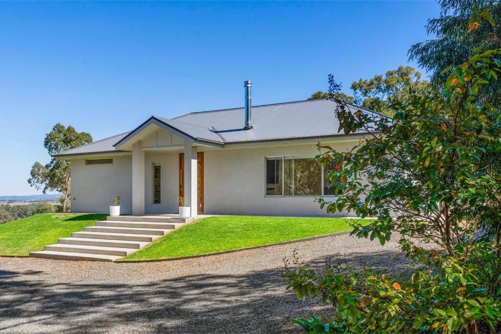 Villa Nunkeri- A Country Oasis Overlooking Wagga Wagga Extérieur photo